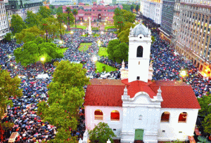 manifestacion-en-plaza-de-mayo